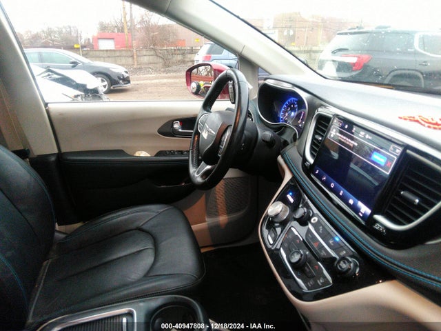2C4RC1BG8MR593570 Chrysler Pacifica Touring L