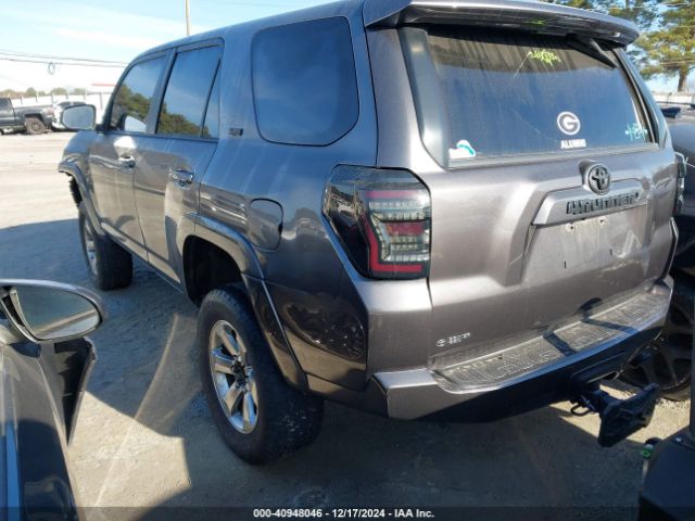 2018 TOYOTA 4RUNNER JTEBU5JR3J5483720 Photo 2