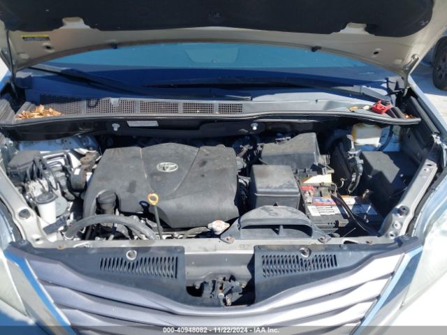 5TDYZ3DC5HS791035 Toyota Sienna Xle 8 Passenger