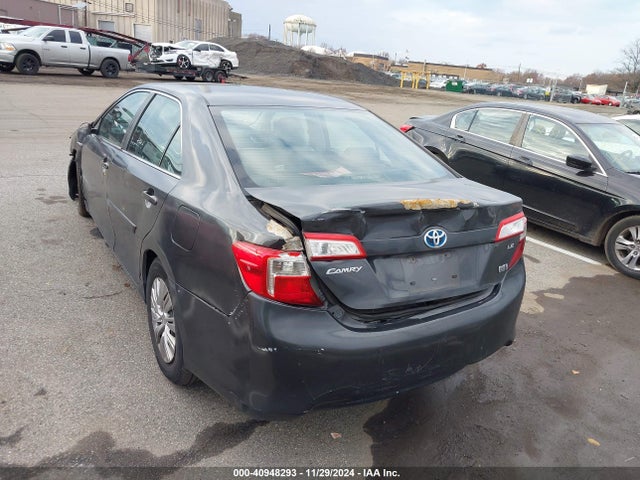 4T1BD1FK5EU112588 Toyota Camry Hybrid Le