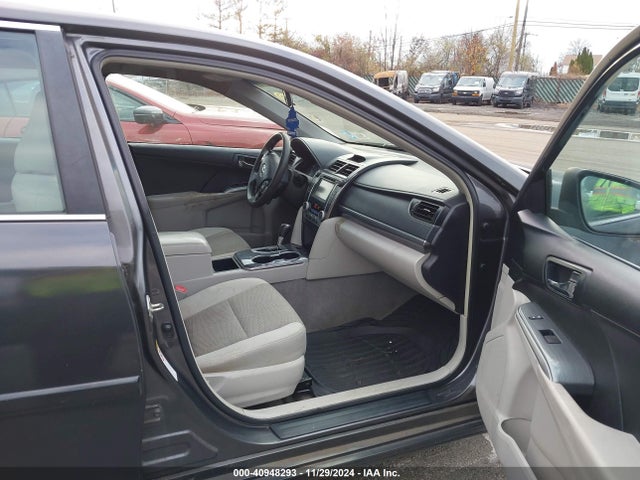 4T1BD1FK5EU112588 Toyota Camry Hybrid Le
