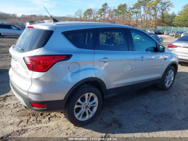 1FMCU9GD1KUC51552 Ford ESCAPE SE