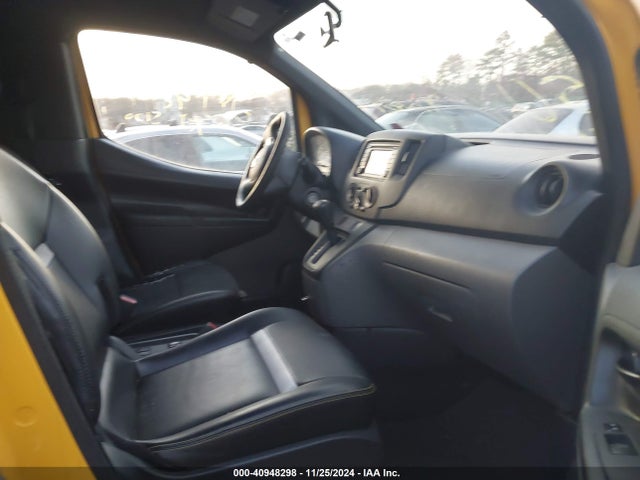3N8CM0JT2FK715393 Nissan NV200 TAXI