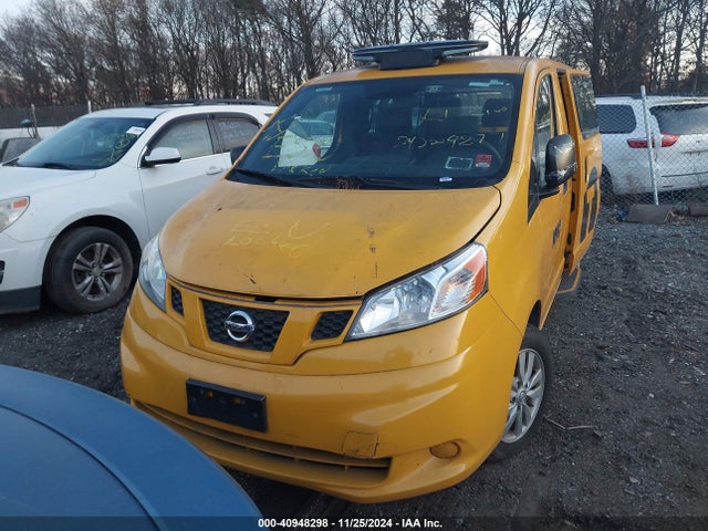 3N8CM0JT2FK715393 Nissan NV200 TAXI