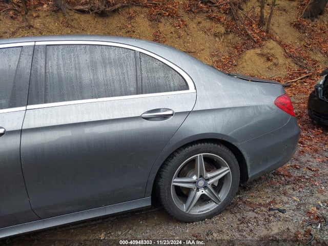 WDDZF4KB4HA022882 Mercedes-Benz E 300 4matic