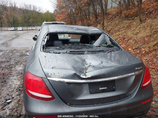 WDDZF4KB4HA022882 Mercedes-Benz E 300 4matic