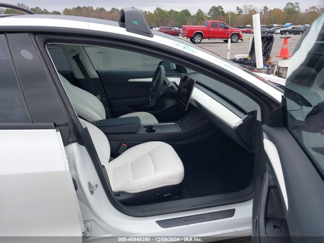2022 TESLA MODEL 3 5YJ3E1EB3NF356854 Photo 4