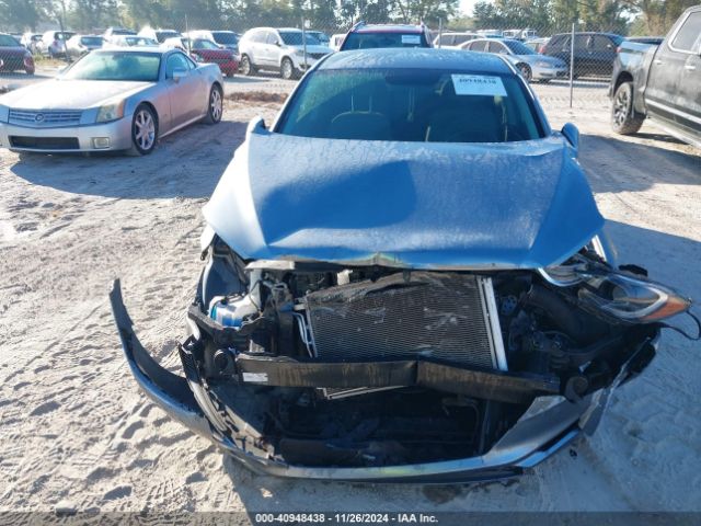 5NPD84LF9JH267093 Hyundai ELANTRA SEL