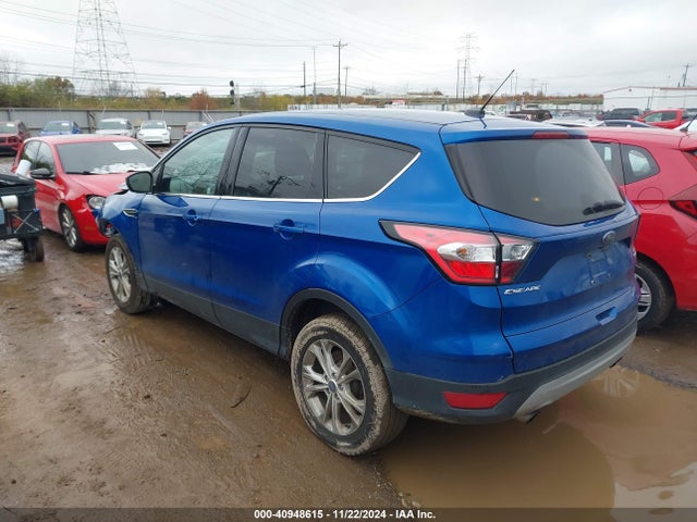 Ford ESCAPE SE 2017 1FMCU9GD3HUD91983 Image 3