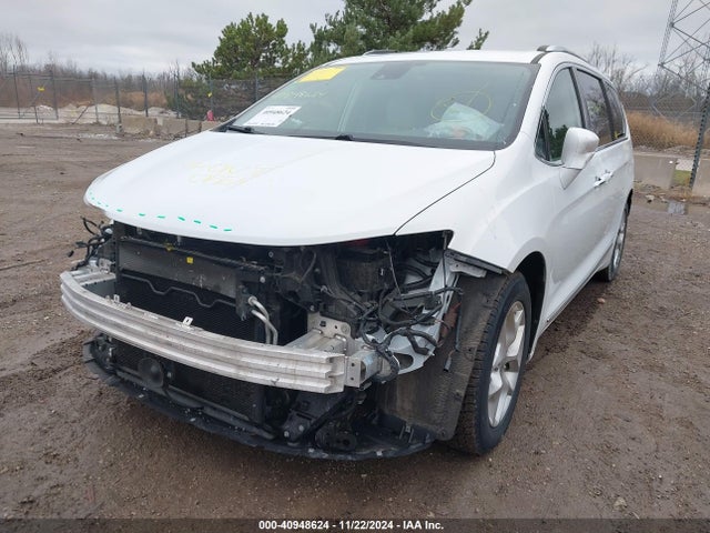 2C4RC1EG9JR322573 Chrysler Pacifica Touring L Plus