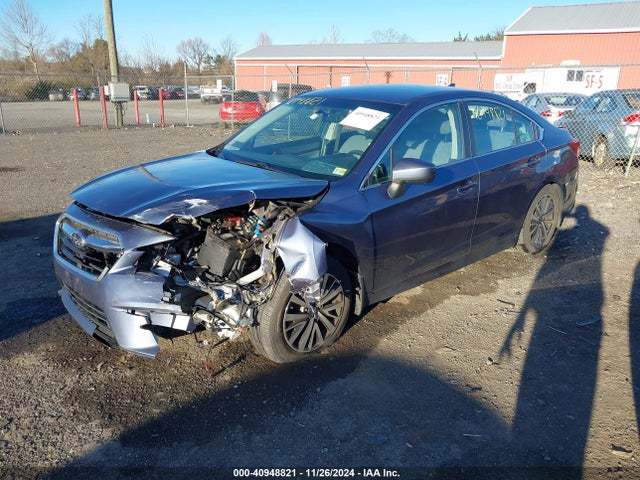 Subaru Legacy 2.5i Premium 2018 4S3BNAC6XJ3017386 Image 2