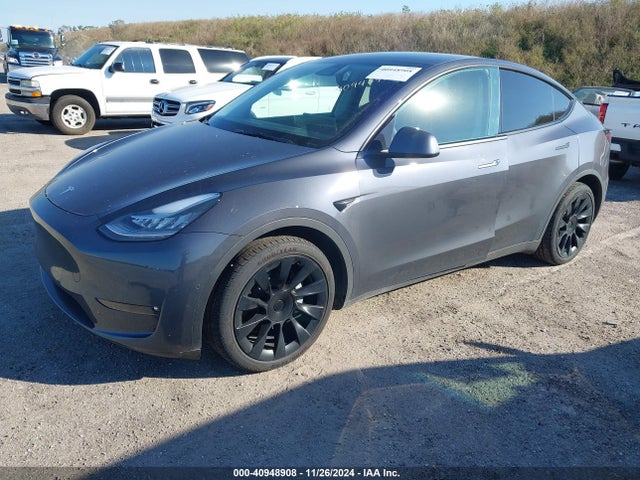 2021 TESLA MODEL Y 5YJYGDEE0MF184275 Photo 1