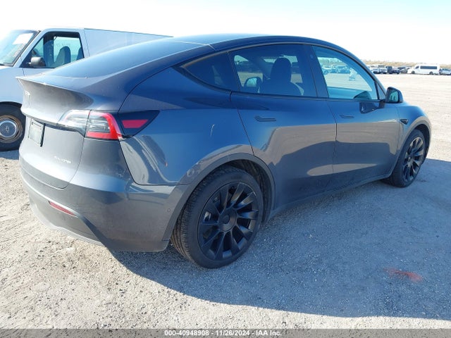 2021 TESLA MODEL Y 5YJYGDEE0MF184275 Photo 3