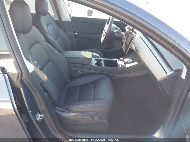 2021 TESLA MODEL Y 5YJYGDEE0MF184275 Photo 4