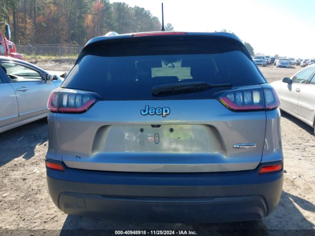 1C4PJLCB9KD365900 Jeep Cherokee Latitude
