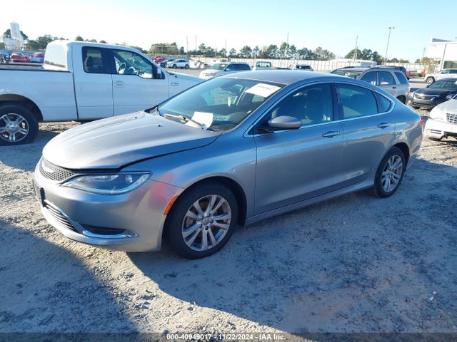 Chrysler 200 Limited 2015 1C3CCCAB1FN528426 Image 2