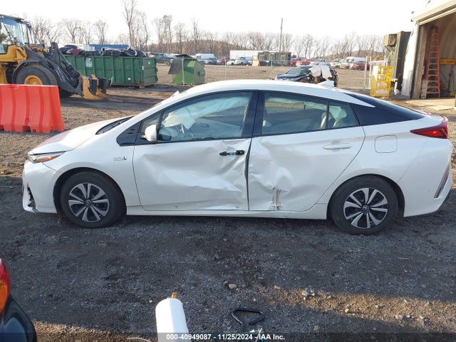Toyota Prius Prime Plus 2017 JTDKARFP8H3033532 Image 13