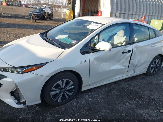 JTDKARFP8H3033532 Toyota Prius Prime Plus