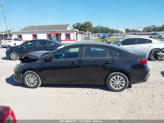 3KPF24AD4NE499963 KIA FORTE FE