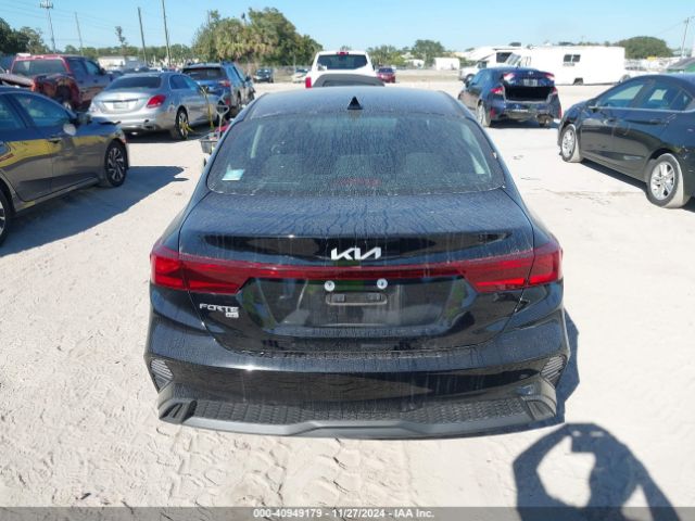 3KPF24AD4NE499963 KIA FORTE FE