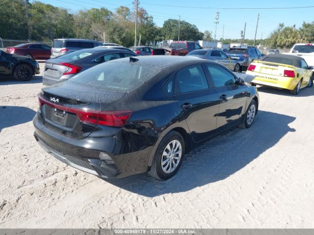 3KPF24AD4NE499963 KIA FORTE FE
