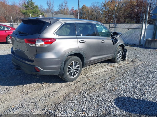 5TDJZRFHXJS912757 Toyota Highlander Xle