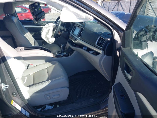 5TDJZRFHXJS912757 Toyota Highlander Xle