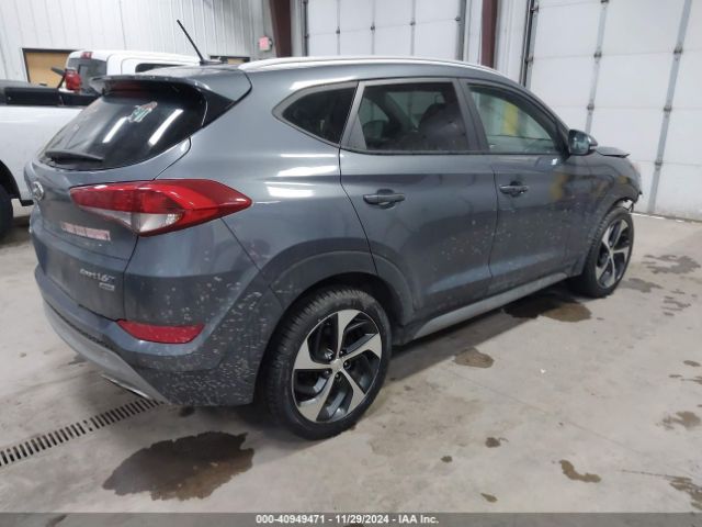 KM8J3CA25HU344551 Hyundai Tucson Sport