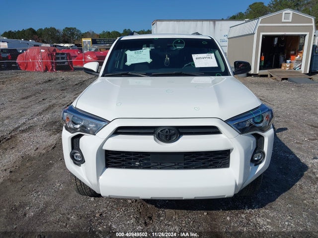 Toyota 4RUNNER SR5 2022 JTEEU5JR7N5265167 Image 12