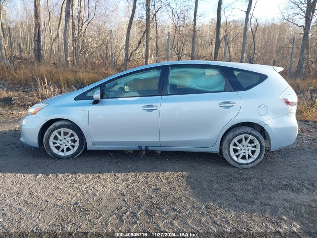 Toyota Prius V Two 2014 JTDZN3EU5EJ005928 Image 14