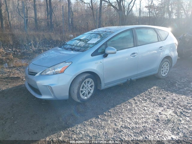 Toyota Prius V Two 2014 JTDZN3EU5EJ005928 Image 2