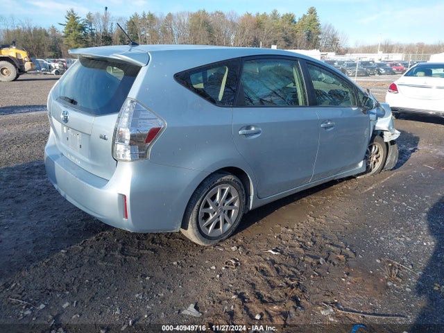 Toyota Prius V Two 2014 JTDZN3EU5EJ005928 Image 4