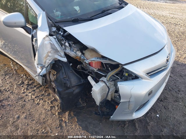 Toyota Prius V Two 2014 JTDZN3EU5EJ005928 Image 6