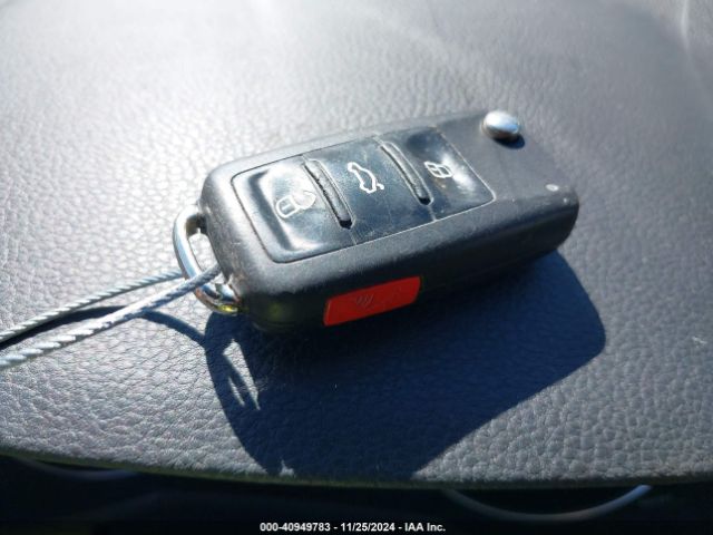 1VWAT7A38GC036232 Volkswagen Passat 1.8t R-line