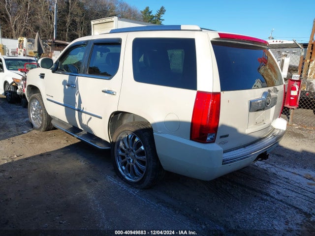 2011 CADILLAC ESCALADE 1GYS4AEF9BR326310 Photo 2