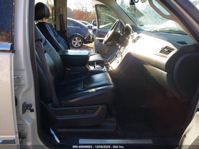 2011 CADILLAC ESCALADE 1GYS4AEF9BR326310 Photo 4