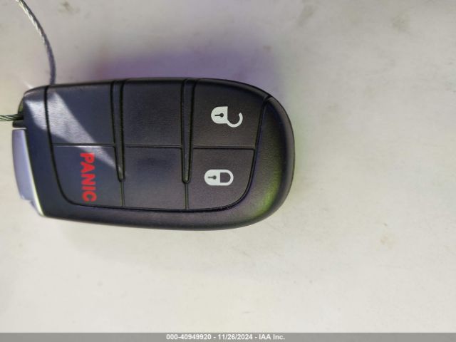 1C4RJEAG2KC776497 Jeep Grand Cherokee Laredo E 4x2