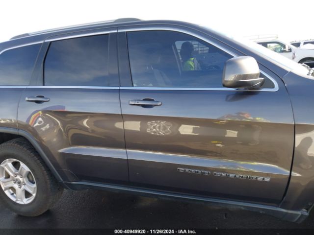 1C4RJEAG2KC776497 Jeep Grand Cherokee Laredo E 4x2