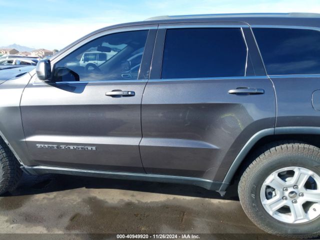 1C4RJEAG2KC776497 Jeep Grand Cherokee Laredo E 4x2
