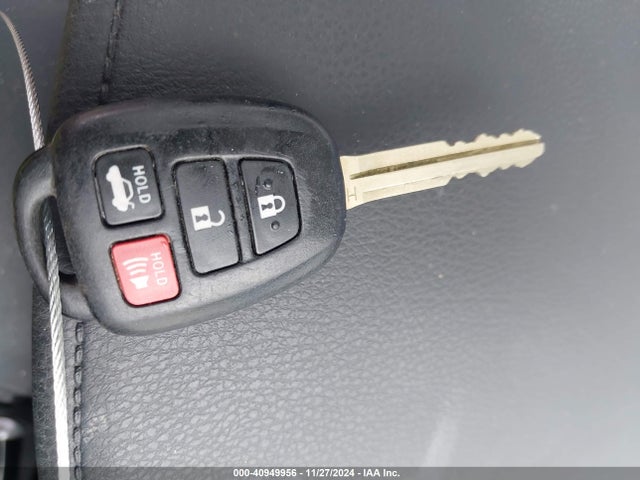 Toyota COROLLA SE 2019 5YFBURHE4KP868139 Image 11