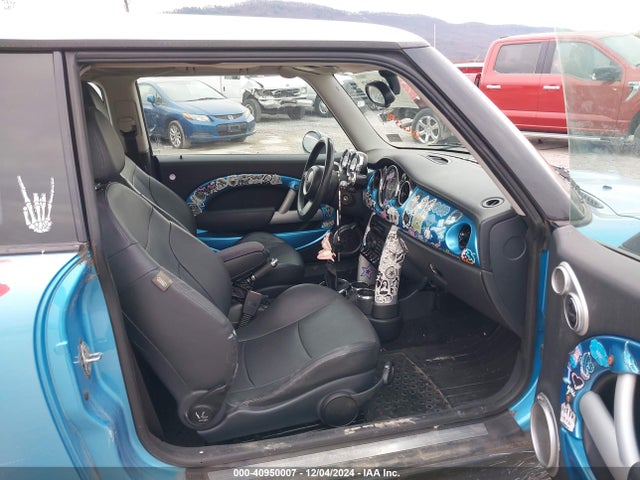 2005 MINI COOPER S WMWRE33445TD92639 Photo 4