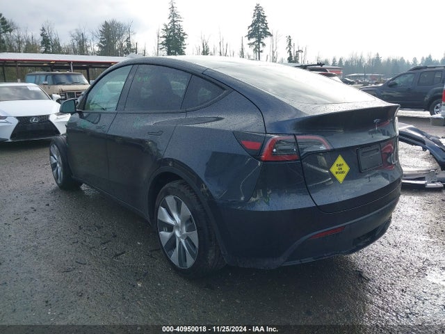 2024 TESLA MODEL Y 7SAYGDEE9RF015849 Photo 2