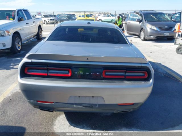 2C3CDZAG3JH138828 Dodge Challenger Sxt