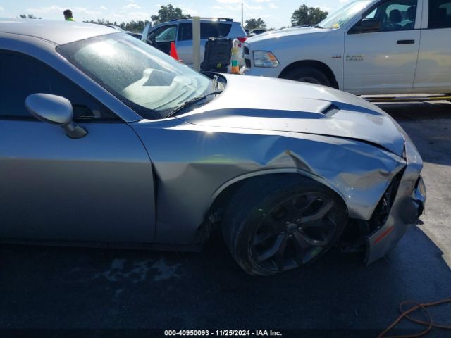 2C3CDZAG3JH138828 Dodge Challenger Sxt