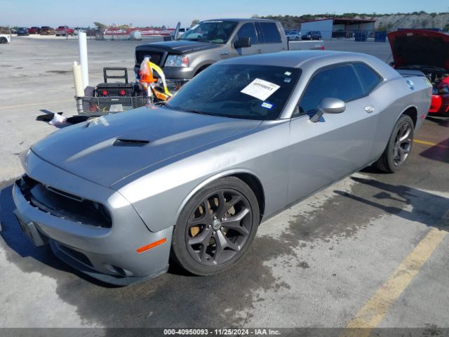 2C3CDZAG3JH138828 Dodge Challenger Sxt