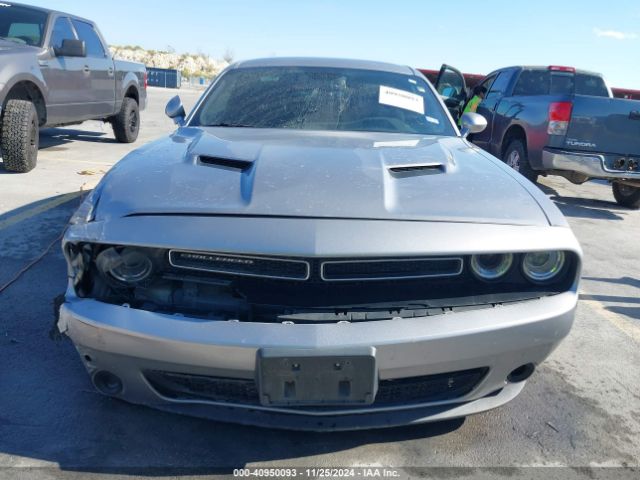 2C3CDZAG3JH138828 Dodge Challenger Sxt