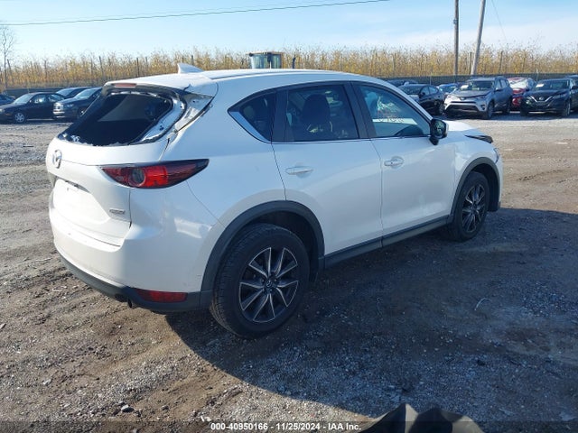 Mazda Cx-5 Touring 2018 JM3KFBCM3J1458815 Image 4