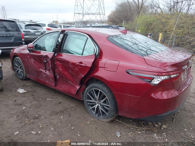 4T1F11BK0NU055782 Toyota Camry Xle Awd