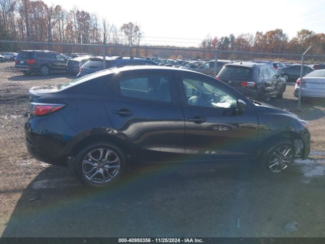 3MYDLBYVXKY517319 Toyota YARIS LE