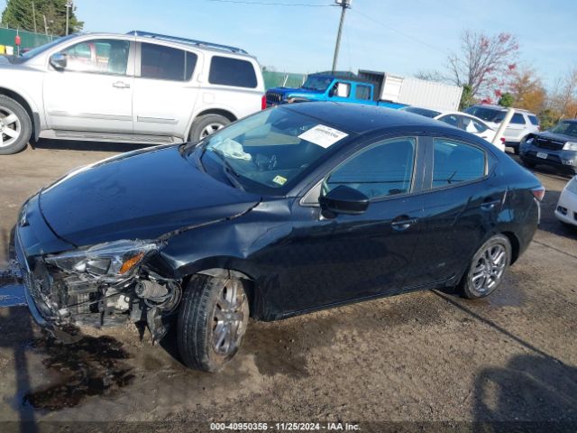 3MYDLBYVXKY517319 Toyota YARIS LE